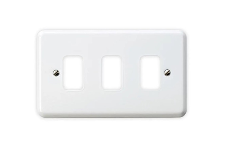 [25MCMKGA.1x3] 2g Cover 3Sp Grid White MetalClad MK K3493WHI (TO CLEAR)
