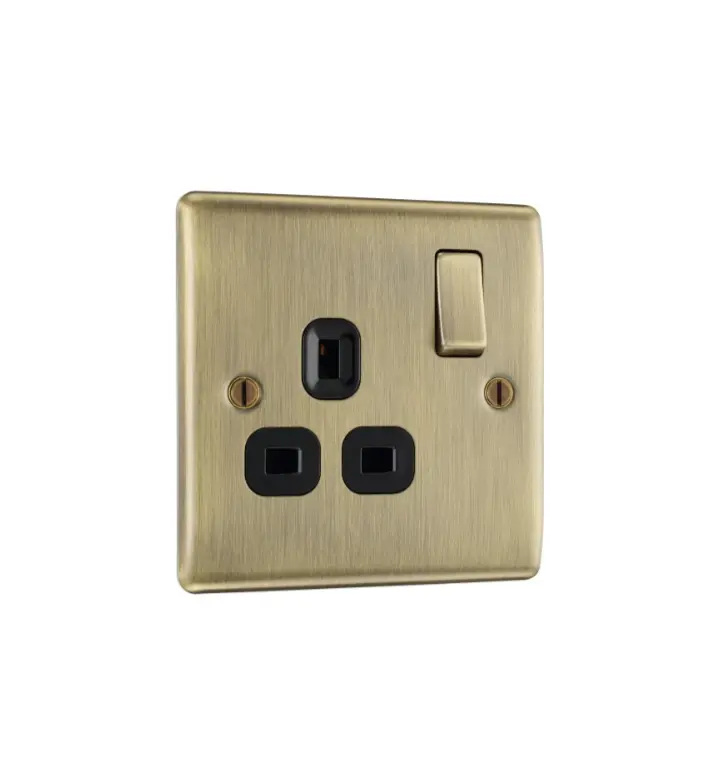 [25BDSAB.31B] Socket 1g 13a Dp Bg AntBrass Raisd NAB21B-01